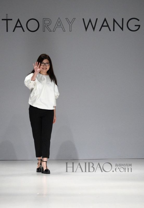 优雅而充满力量！中国设计师品牌王陶  2015春夏女装秀亮相纽约时装周